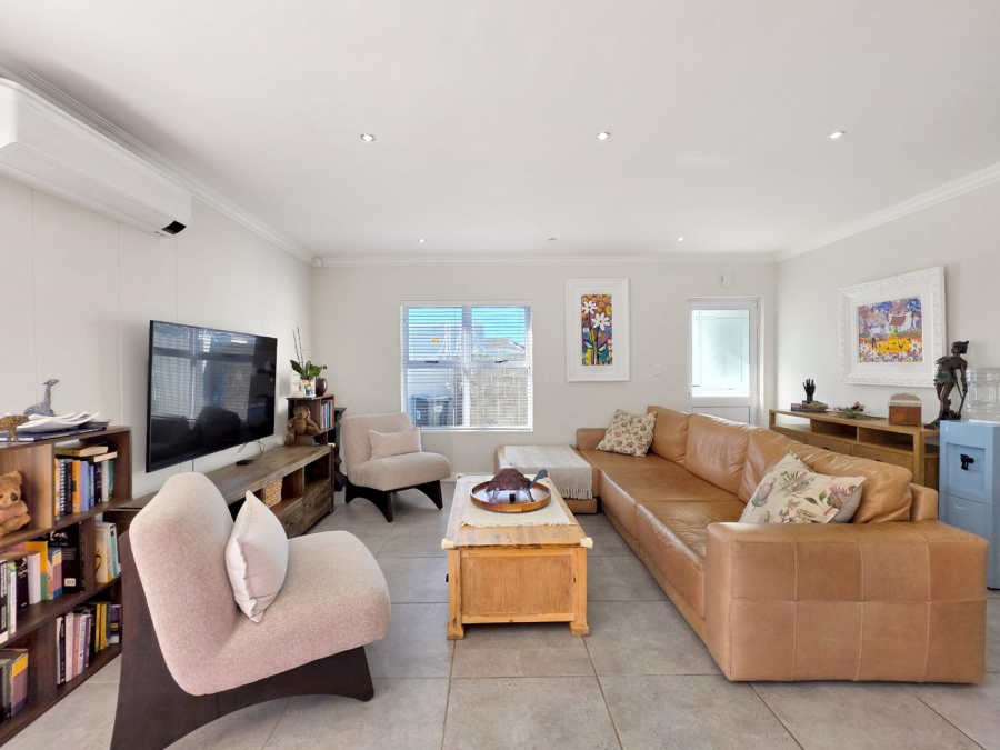 3 Bedroom Property for Sale in Sunningdale Western Cape